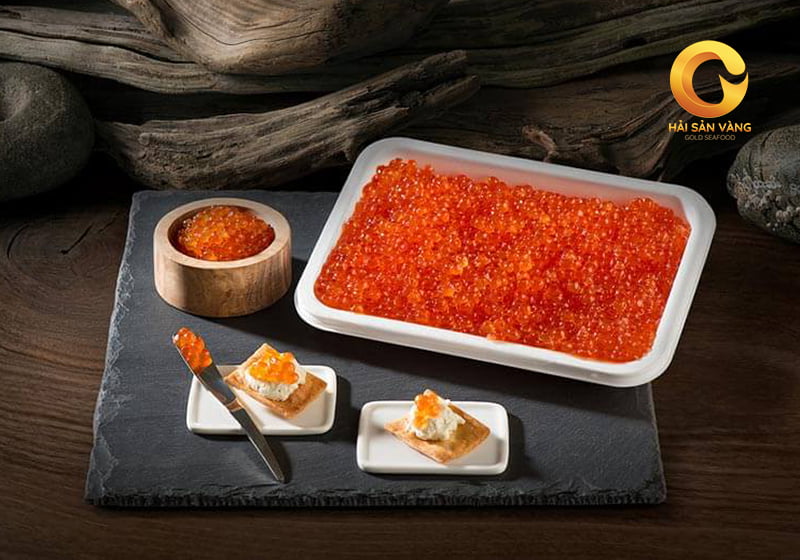 trứng cá hồi sashimi